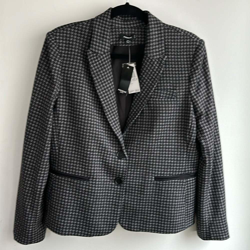 Charcoal Grey and Black Houndstooth petite size 14 Blazer